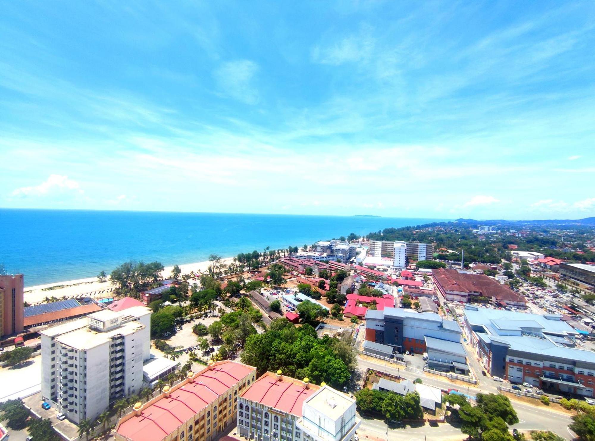D'Luna Homestay Terengganu Sea View / Drawbrige View / Near Hsnz, Ktcc, Drawbrige Куала Теренгану Екстериор снимка
