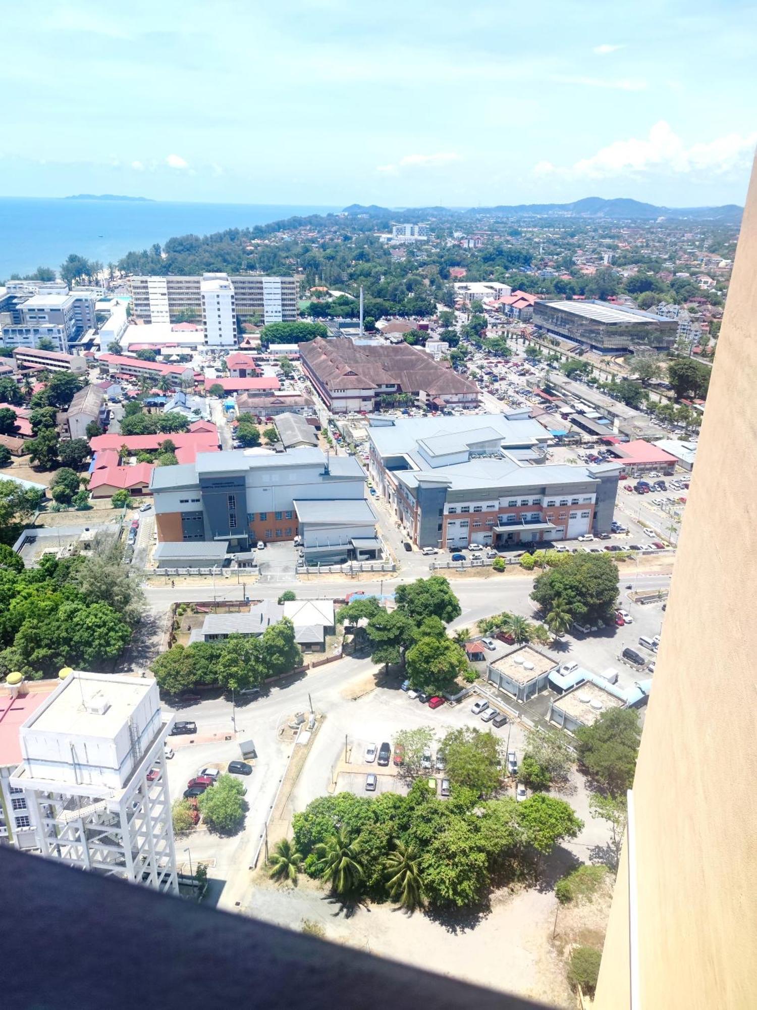 D'Luna Homestay Terengganu Sea View / Drawbrige View / Near Hsnz, Ktcc, Drawbrige Куала Теренгану Екстериор снимка